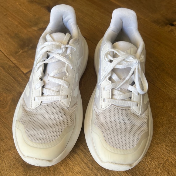 Girls ADIDAS Cloudfoam Tennis Shoes - Picture 2 of 8